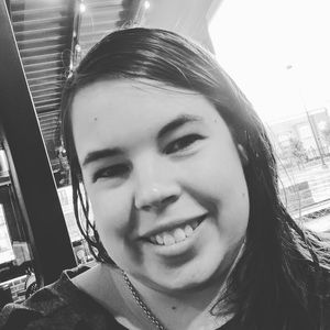 Meet your Posher, Courtney